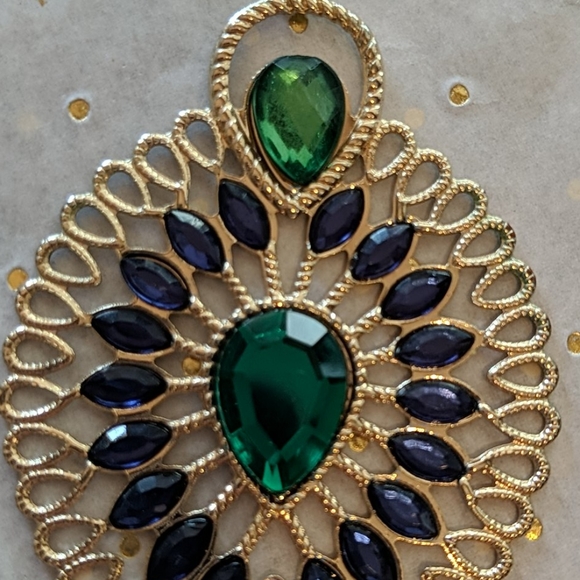 Gold Filigree Earrings - Picture 2 of 4